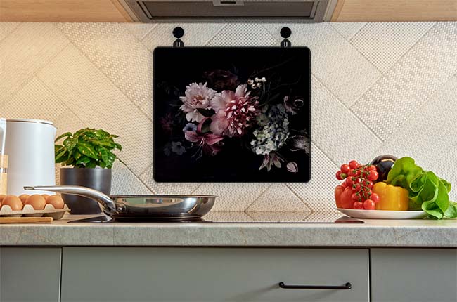 Spatscherm bloemen in de keuken